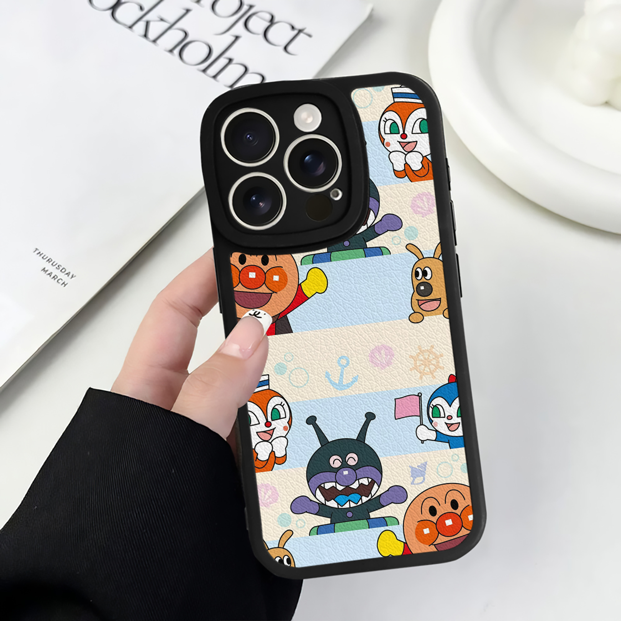 （画像用） アンパンマン Anpanman 【iPhone 16シリーズ対応】シリコンスマホケース（レザー調） 材質：シリコン